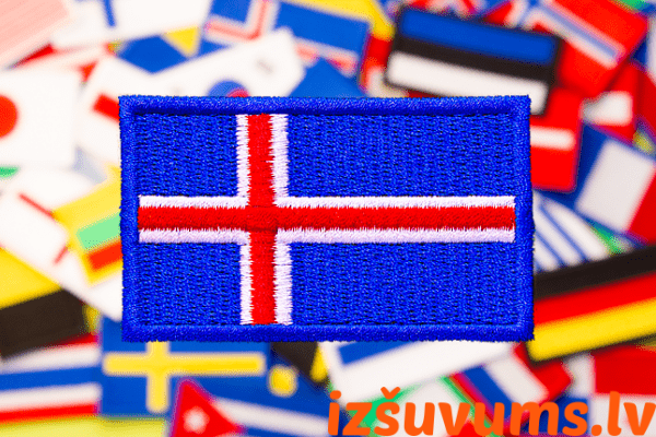 Uzšuve Islandes karogs