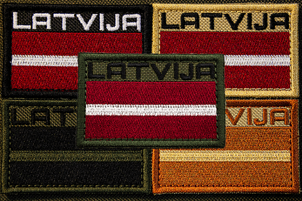 Uzšuve Latvijas karogs ar uzrakstu